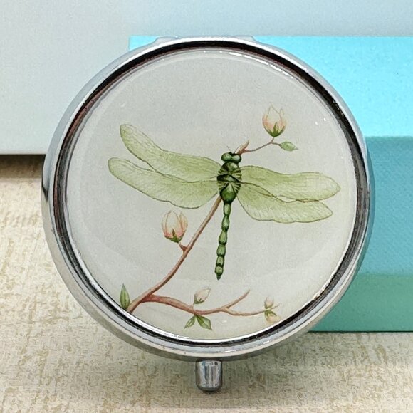 Dragonfly Daily Round Pill Box Organizer Vitamin Containers On-The-Go Travelling - Picture 1 of 5